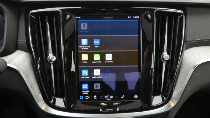 Volvo S60 B5 AWD Ultimate Dark na operativní leasing