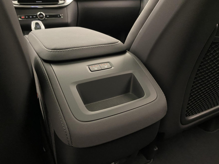 Volvo XC90 B5 AWD AUT DARK PLUS 7míst na operativní leasing