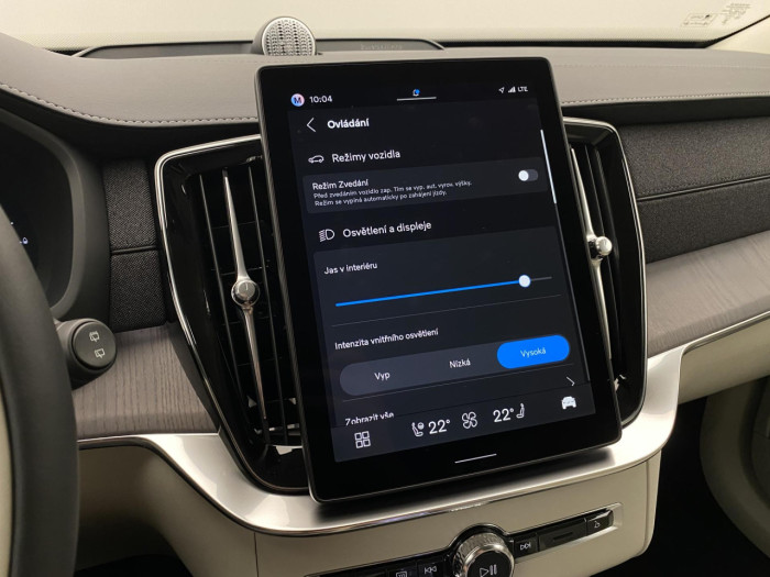 Volvo XC90 T8 AWD Plug-in BRIGHT PLUS 7m na operativní leasing