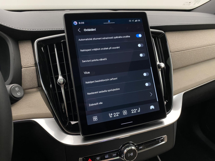 Volvo XC90 T8 AWD Plug-in BRIGHT PLUS 7m na operativní leasing