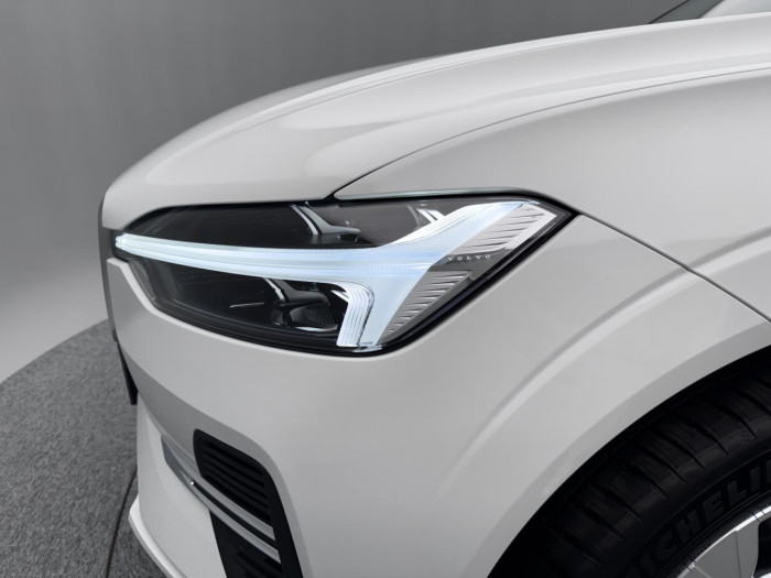 Volvo XC60 B5 AWD AUT ESSENTIAL na operativní leasing
