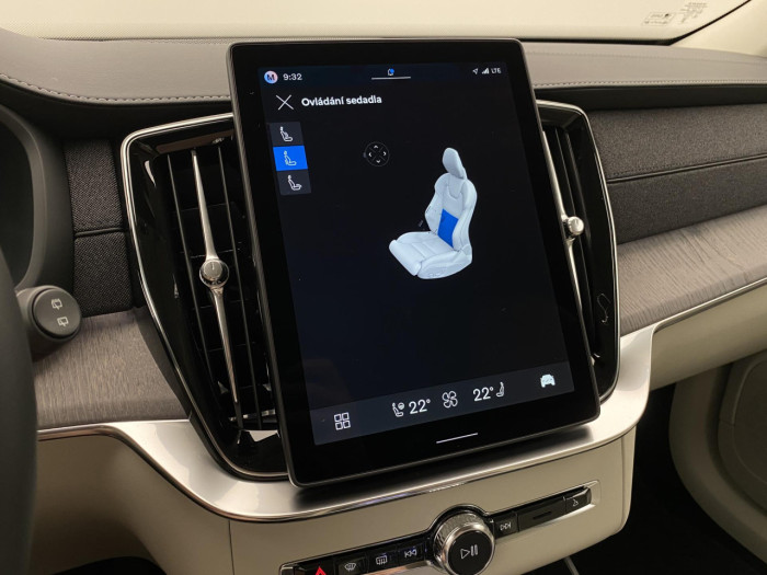 Volvo XC90 T8 AWD Plug-in BRIGHT PLUS 7m na operativní leasing