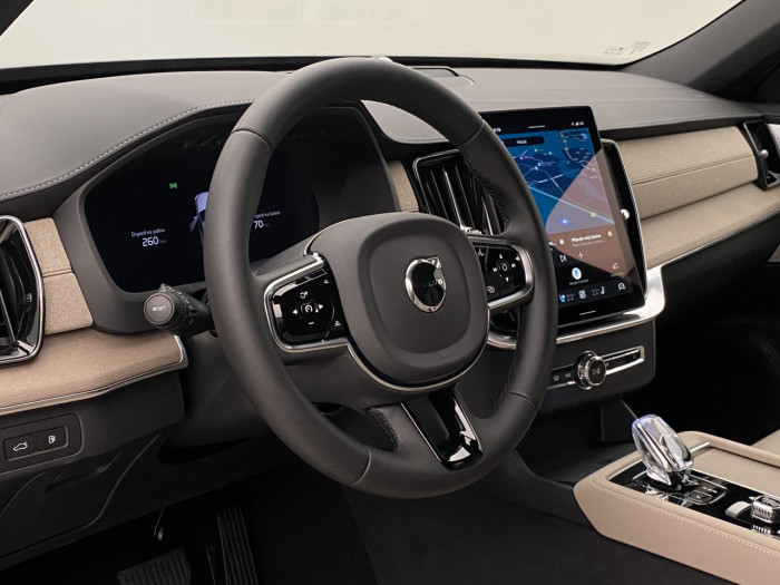 Volvo XC90 T8 AWD Plug-in BRIGHT PLUS 7m na operativní leasing