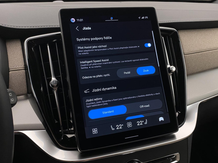 Volvo XC90 B5 AWD AUT CORE 7míst na operativní leasing