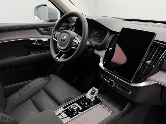Volvo XC90 T8 AWD Plug-in BRIGHT PLUS 7m na operativní leasing