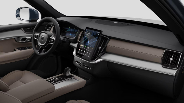 Volvo XC90 T8 AWD RECHARGE CORE 7m na operativní leasing