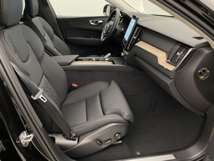 Volvo XC60 B5 AWD AUT BRIGHT PLUS na operativní leasing