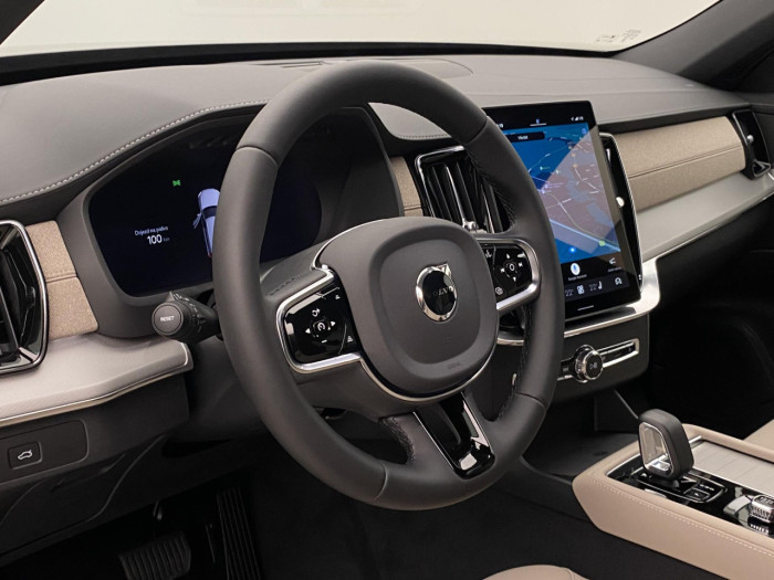 Volvo XC90 B5 AWD AUT CORE 7míst na operativní leasing