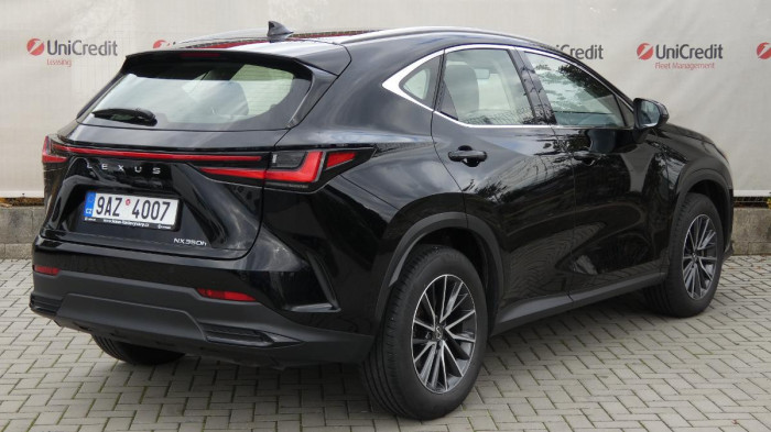 Lexus NX 350h 2.5 E-CVT Comfort Top na operativní leasing