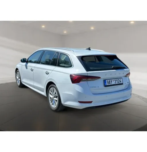 Škoda Oct.Com.1.5e-TEC 110 Style AT na operativní leasing