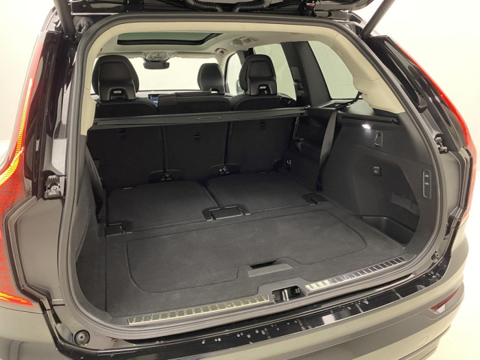 Volvo XC90 B5 AWD AUT DARK PLUS 7míst na operativní leasing