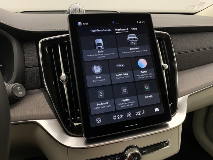 Volvo XC90 T8 AWD Plug-in DARK ULTRA na operativní leasing