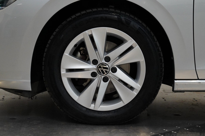 Volkswagen Golf 1.0 TSI 81 kW DSG Life na operativní leasing