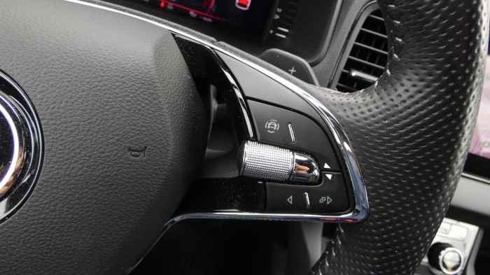 Škoda Karoq 1,5 TSI DSG Sportline na operativní leasing