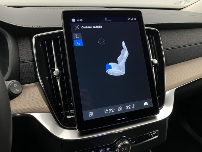 Volvo XC90 T8 AWD RECHARGE BRIGHT PLUS 7m na operativní leasing