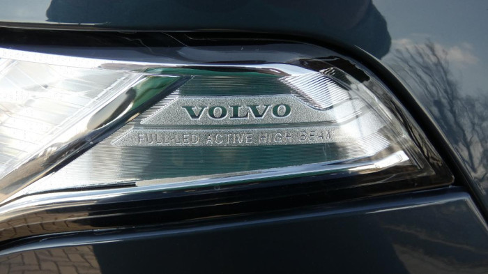 Volvo XC90 B5 AWD Ultimate Bright 7 míst na operativní leasing