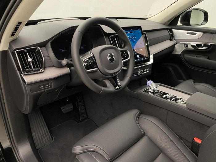 Volvo XC90 T8 AWD Plug-in DARK ULTRA na operativní leasing