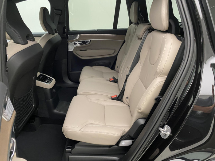 Volvo XC90 T8 AWD Plug-in BRIGHT PLUS 7m na operativní leasing