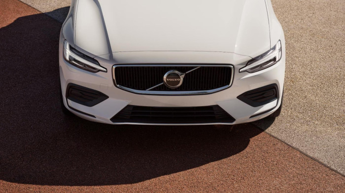 Volvo V60 B4 AUT CORE na operativní leasing