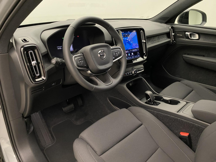 Volvo EX40 SINGLE MOTOR ELETRIC PLUS na operativní leasing