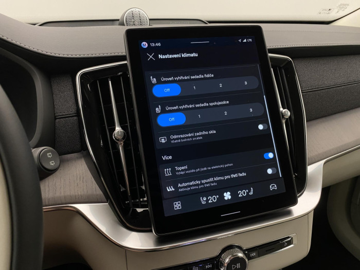 Volvo XC90 T8 AWD Plug-in BRIGHT PLUS 7m na operativní leasing