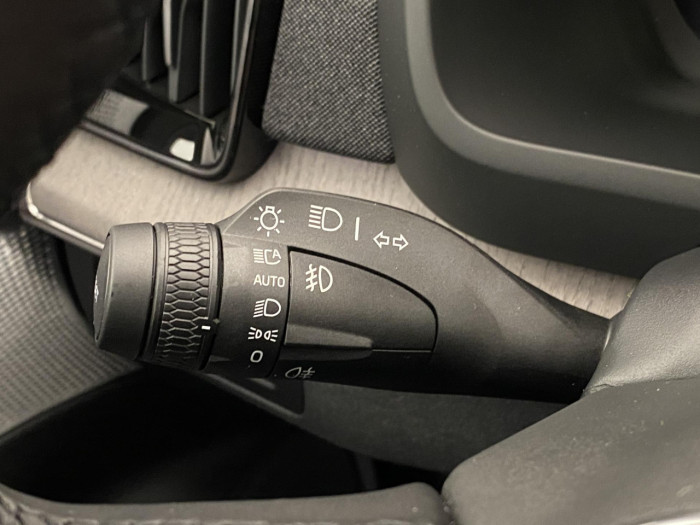 Volvo XC90 T8 AWD Plug-in DARK ULTRA na operativní leasing