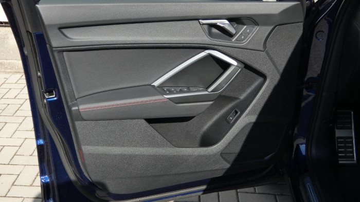 Audi Q3 Sportback 40 TFSI quattro S li na operativní leasing