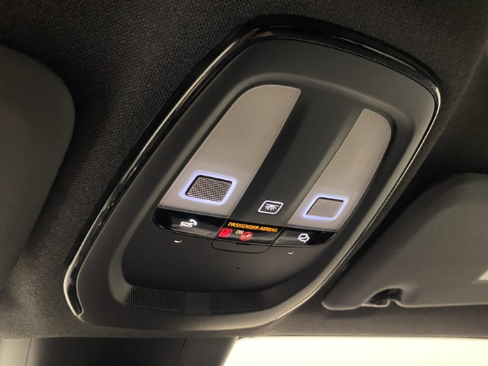 Volvo EC40 BLACK EDITION SINGLE EXT ULTRA Edition na operativní leasing