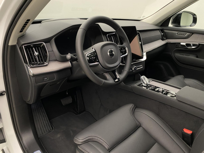 Volvo XC90 B5 AWD AUT DARK PLUS 7míst na operativní leasing
