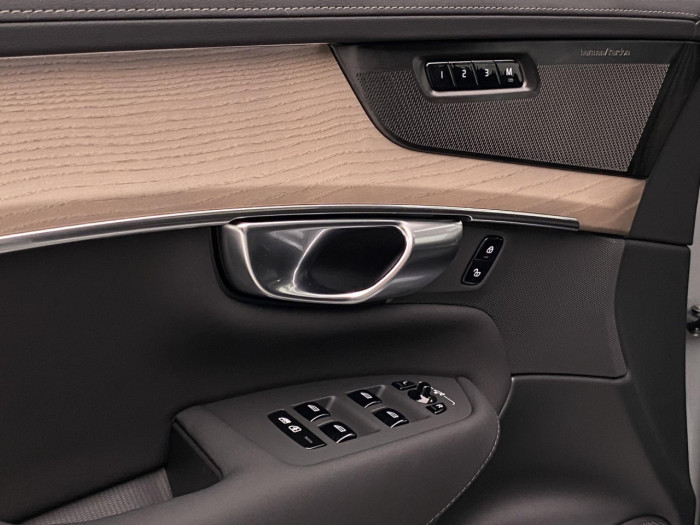 Volvo XC90 T8 AWD RECHARGE BRIGHT PLUS 7m na operativní leasing