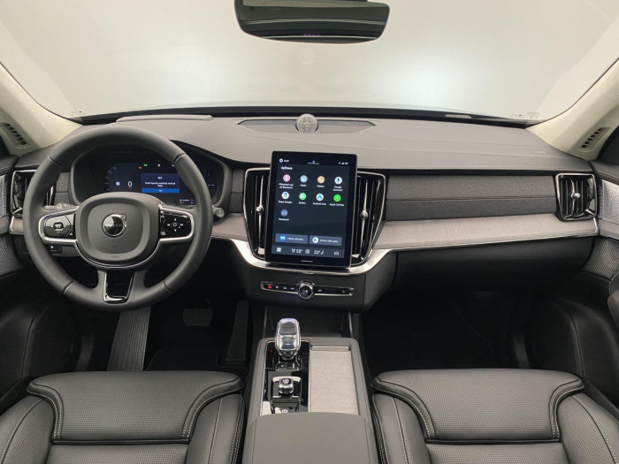 Volvo XC90 T8 AWD Plug-in DARK ULTRA na operativní leasing