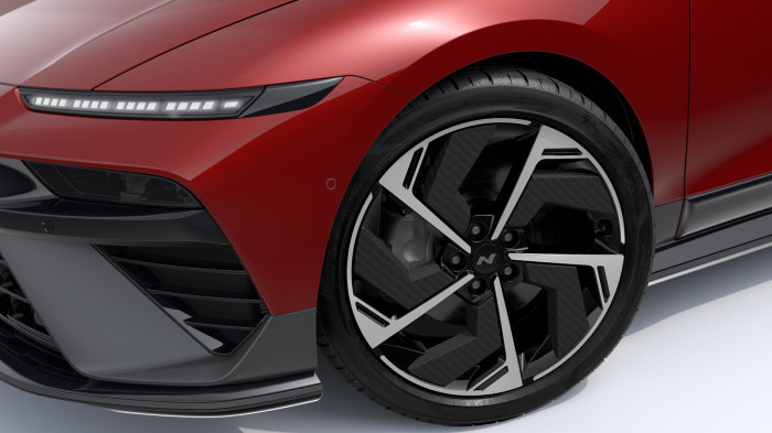 Hyundai Ioniq 6 Premium POWER 84.0kWh 168kW na operativní leasing