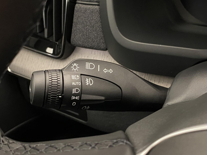 Volvo XC90 T8 AWD RECHARGE DARK PLUS 7m na operativní leasing