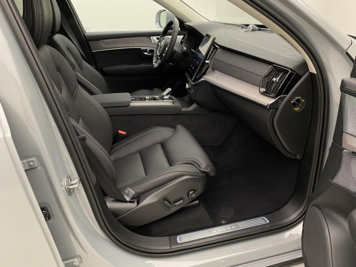 Volvo XC90 T8 AWD Plug-in BRIGHT ULTRA na operativní leasing