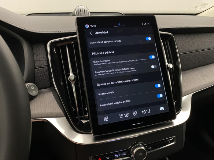 Volvo XC90 T8 AWD Plug-in BRIGHT ULTRA na operativní leasing