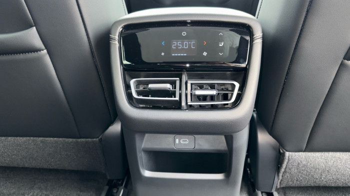 Mazda 6e 68.8 kWh Takumi - Jet Black na operativní leasing