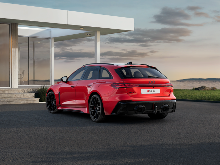 Audi RS 5 Avant e-hybrid quattro 470 kW na operativní leasing