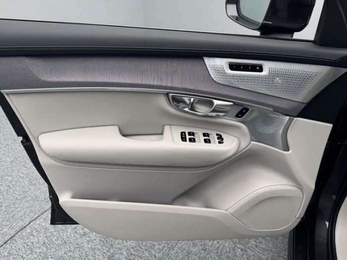 Volvo XC90 B5 AWD AUT BRIGHT ULTRA 7 míst na operativní leasing