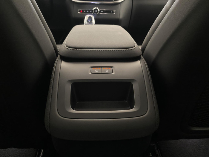 Volvo XC90 B5 AWD AUT BRIGHT PLUS na operativní leasing