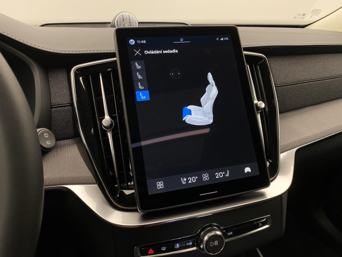 Volvo XC90 T8 AWD Plug-in DARK ULTRA na operativní leasing