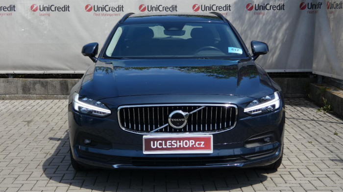 Volvo V90 B4 mHEV AWD aut. Momentum Pro na operativní leasing