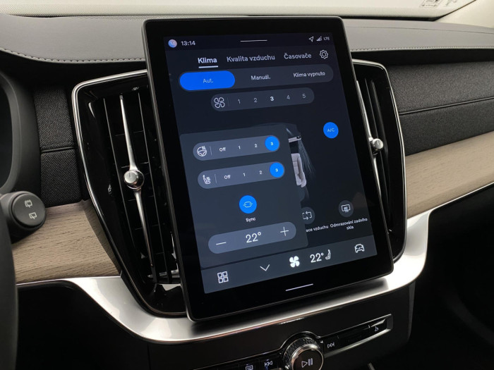 Volvo XC90 T8 AWD RECHARGE DARK PLUS 7m na operativní leasing