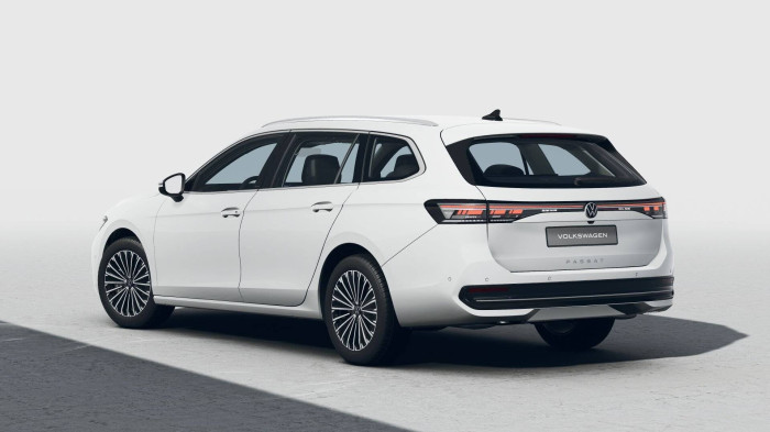 Volkswagen Passat Elegance 2,0 TSI 150kW 7DSG na operativní leasing