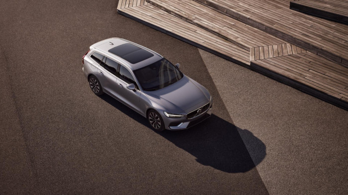 Volvo V60 B4 AUT BRIGHT PLUS na operativní leasing