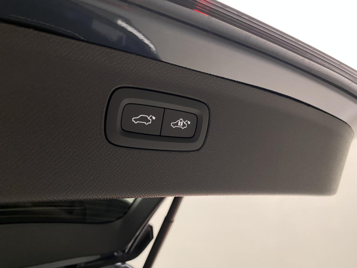 Volvo XC90 B5 AWD AUT BRIGHT PLUS na operativní leasing