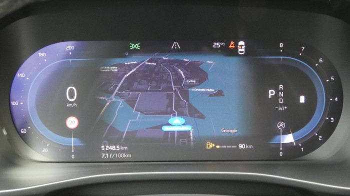 Volvo XC40 B4 AWD mHEV Plus Dark aut. na operativní leasing