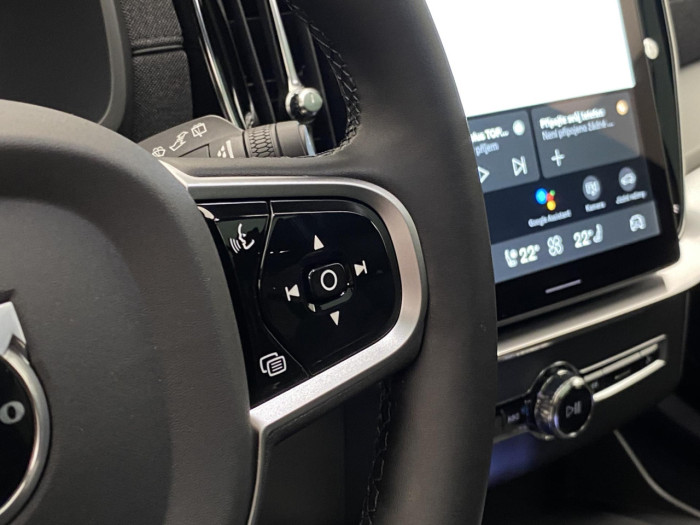 Volvo XC90 B5 AWD BLACK EDITION PLUS 7 na operativní leasing