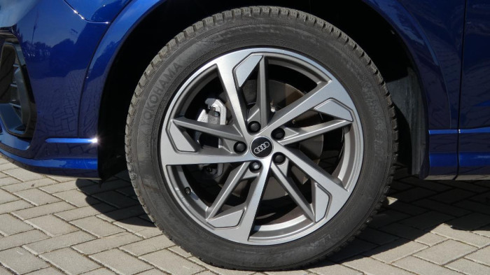 Audi Q3 Sportback 40 TFSI quattro S li na operativní leasing