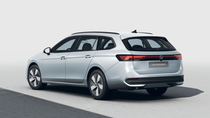 Volkswagen Passat 1,5 eTSI 110 kW mHEV na operativní leasing