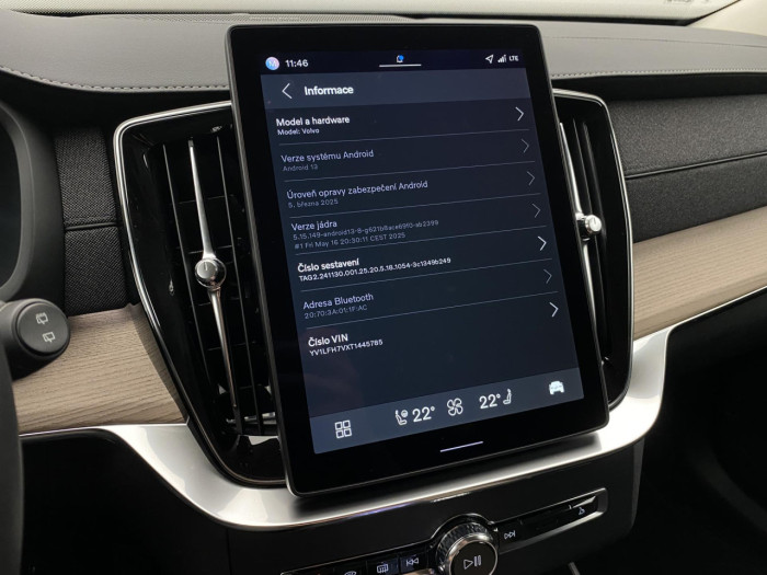 Volvo XC90 T8 AWD RECHARGE BRIGHT PLUS 7m na operativní leasing